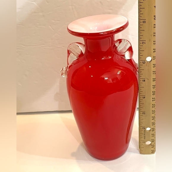 Dalian Snowflake Company Art Glass Blown Red & White 8" Vase - Picture 5 of 8
